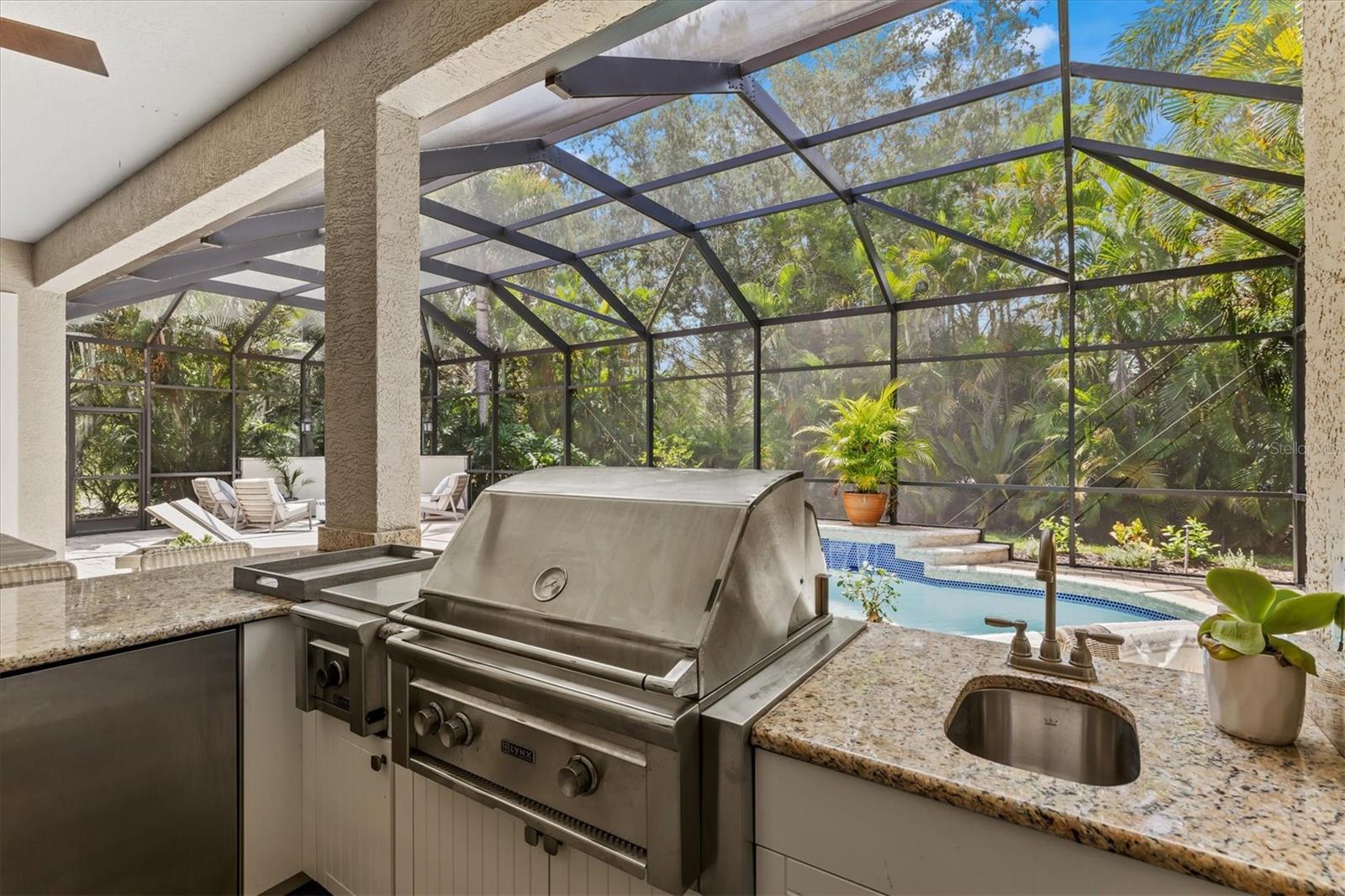 Image 42 of 100 For 7210 Lake Forest Glen