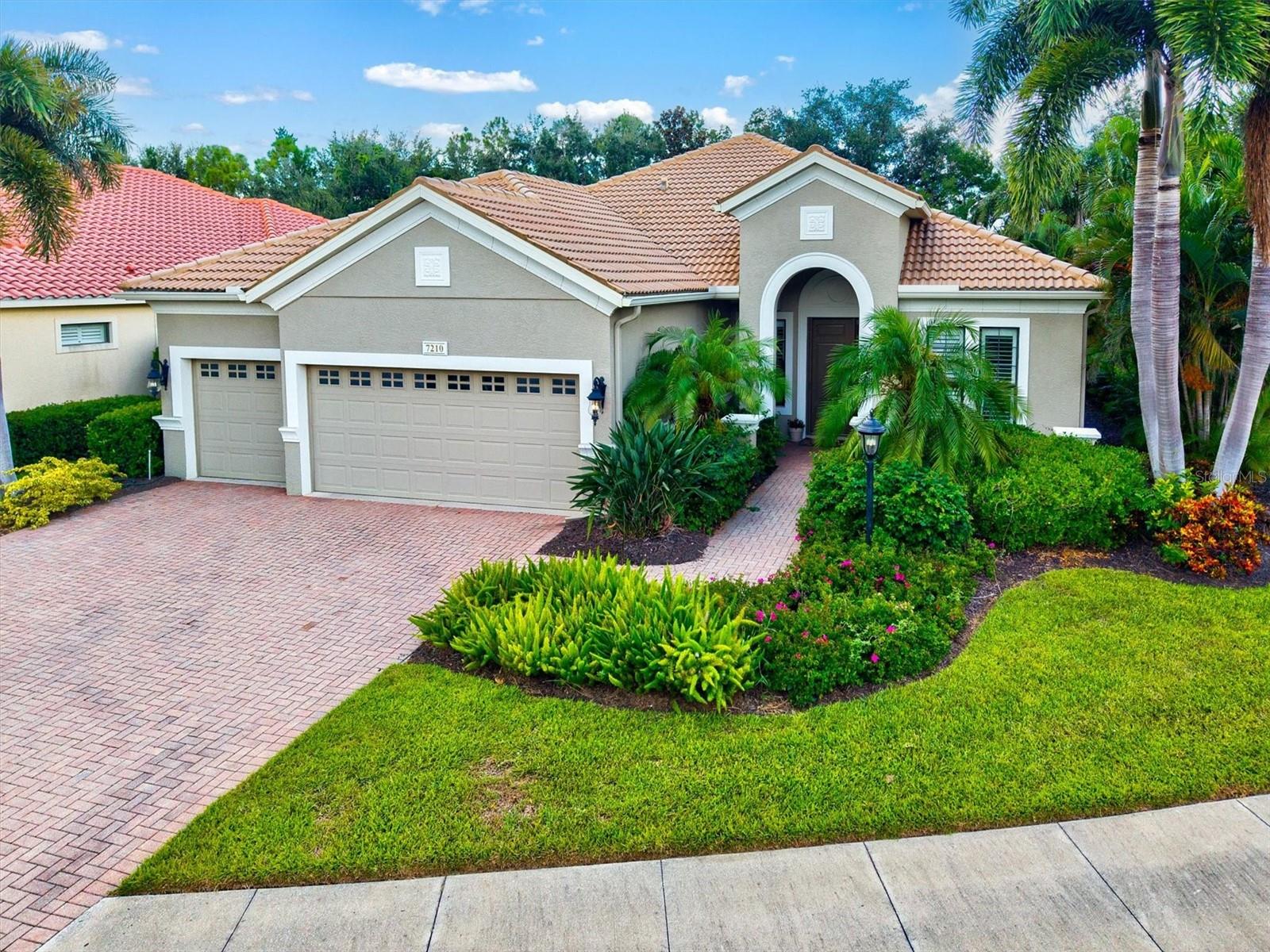 Image 50 of 100 For 7210 Lake Forest Glen