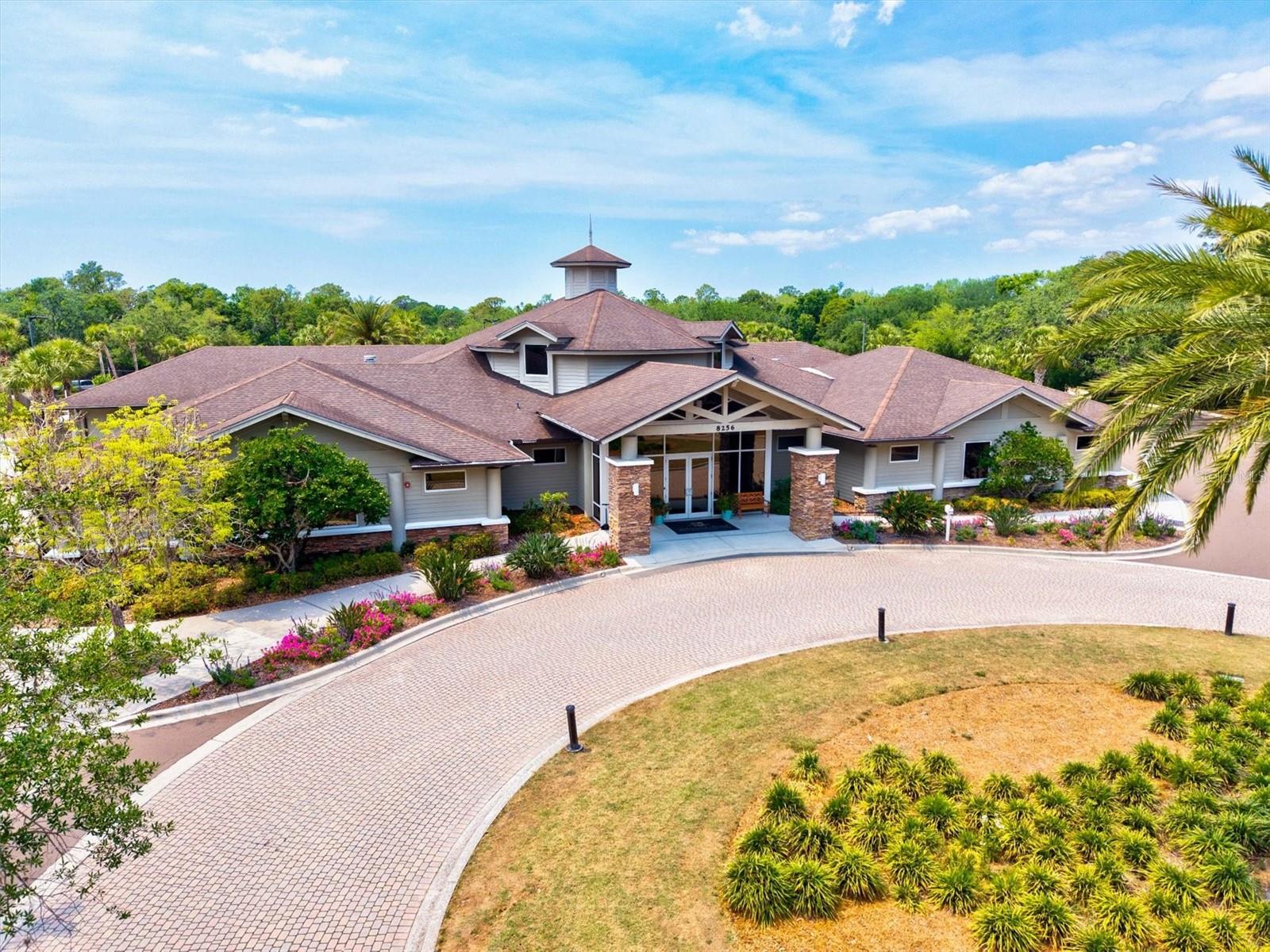 Image 73 of 100 For 7210 Lake Forest Glen