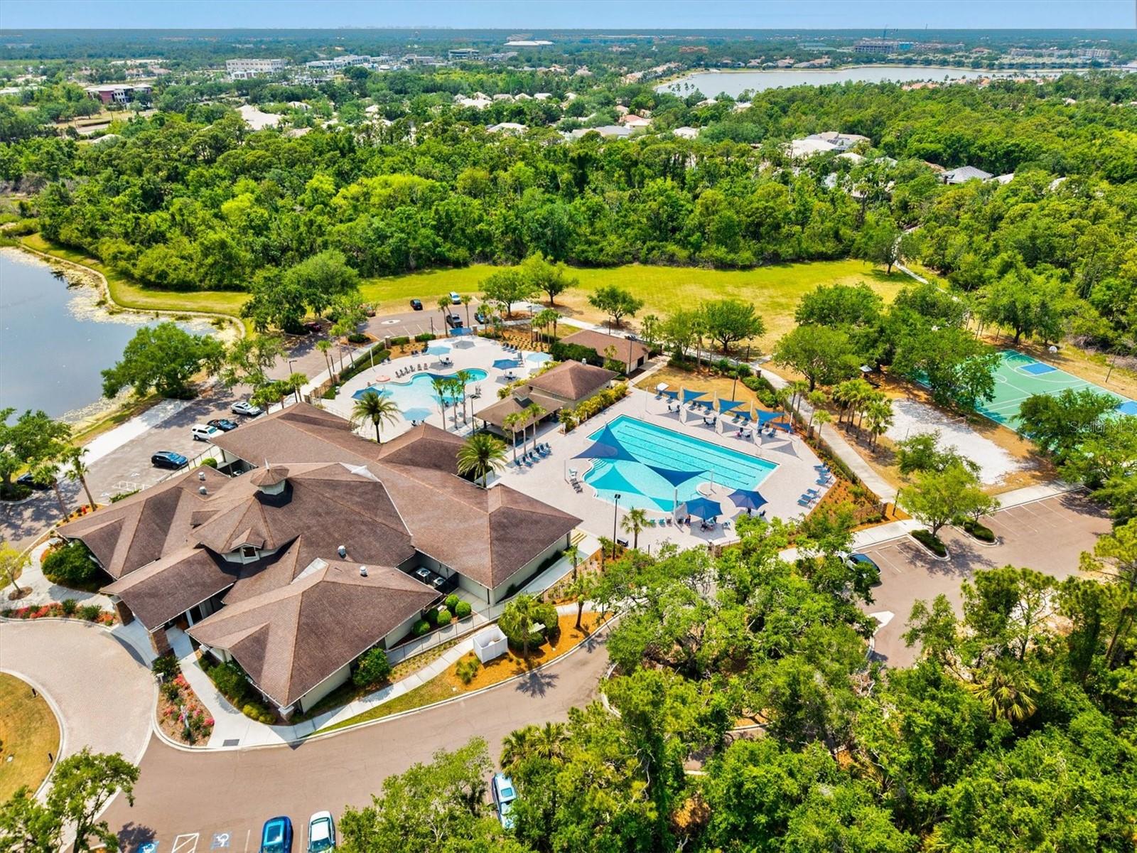 Image 79 of 100 For 7210 Lake Forest Glen