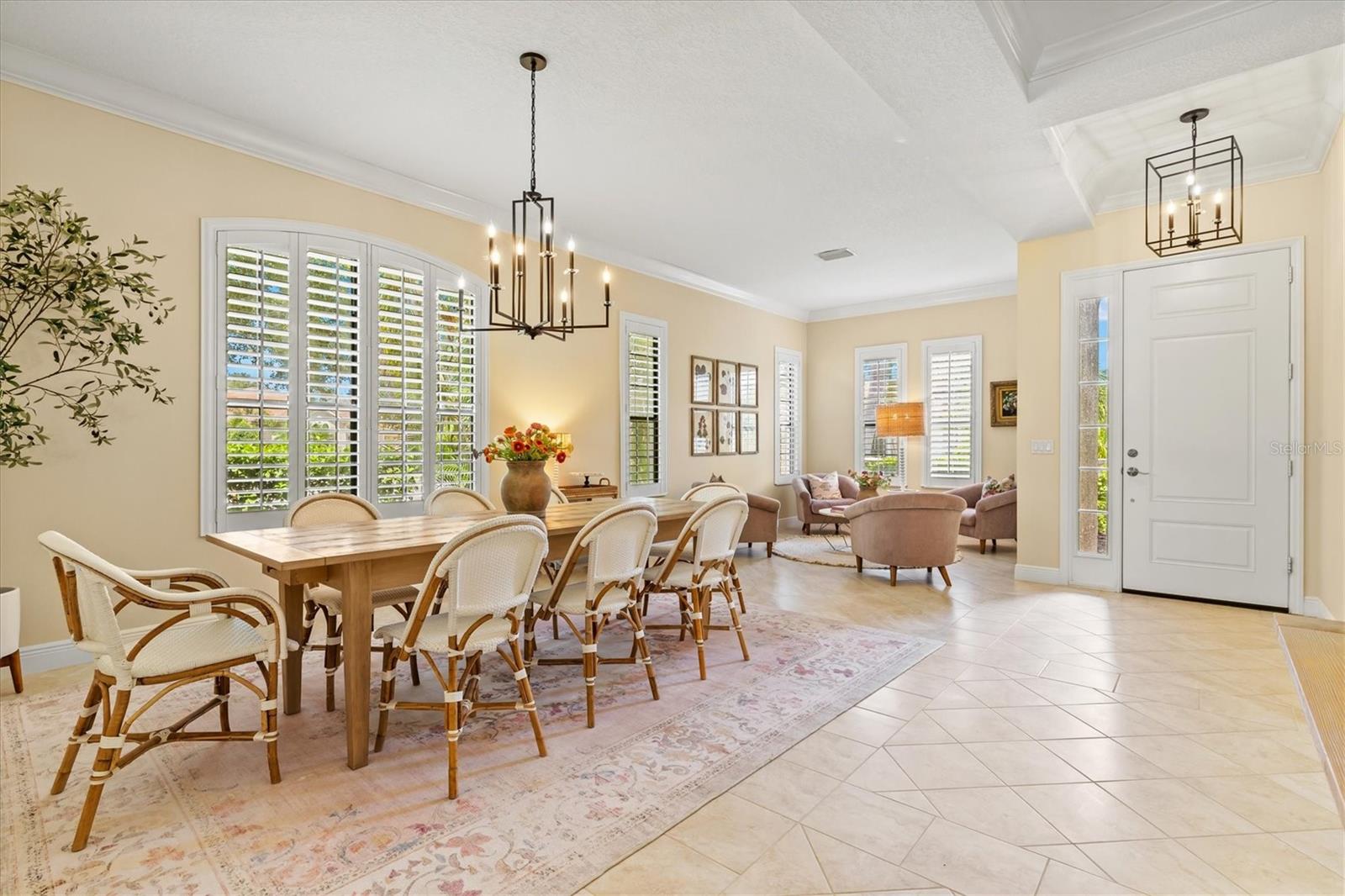 Image 8 of 100 For 7210 Lake Forest Glen