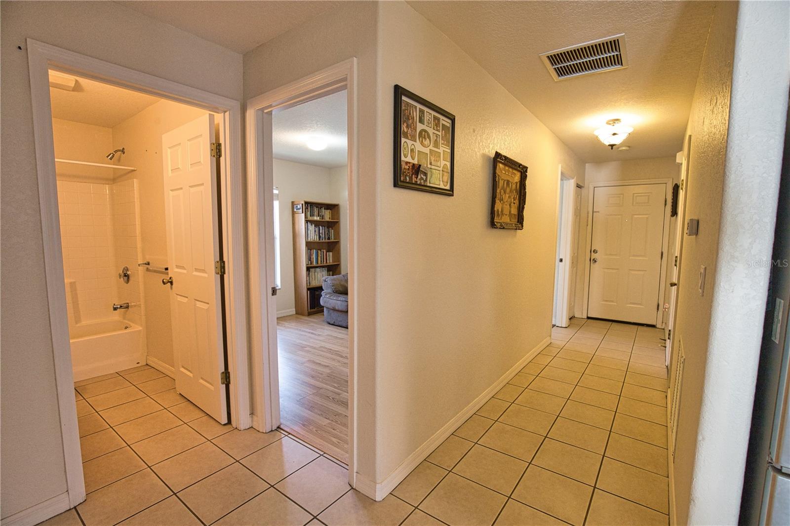 Image 13 of 44 For 405 Ravenna Street S