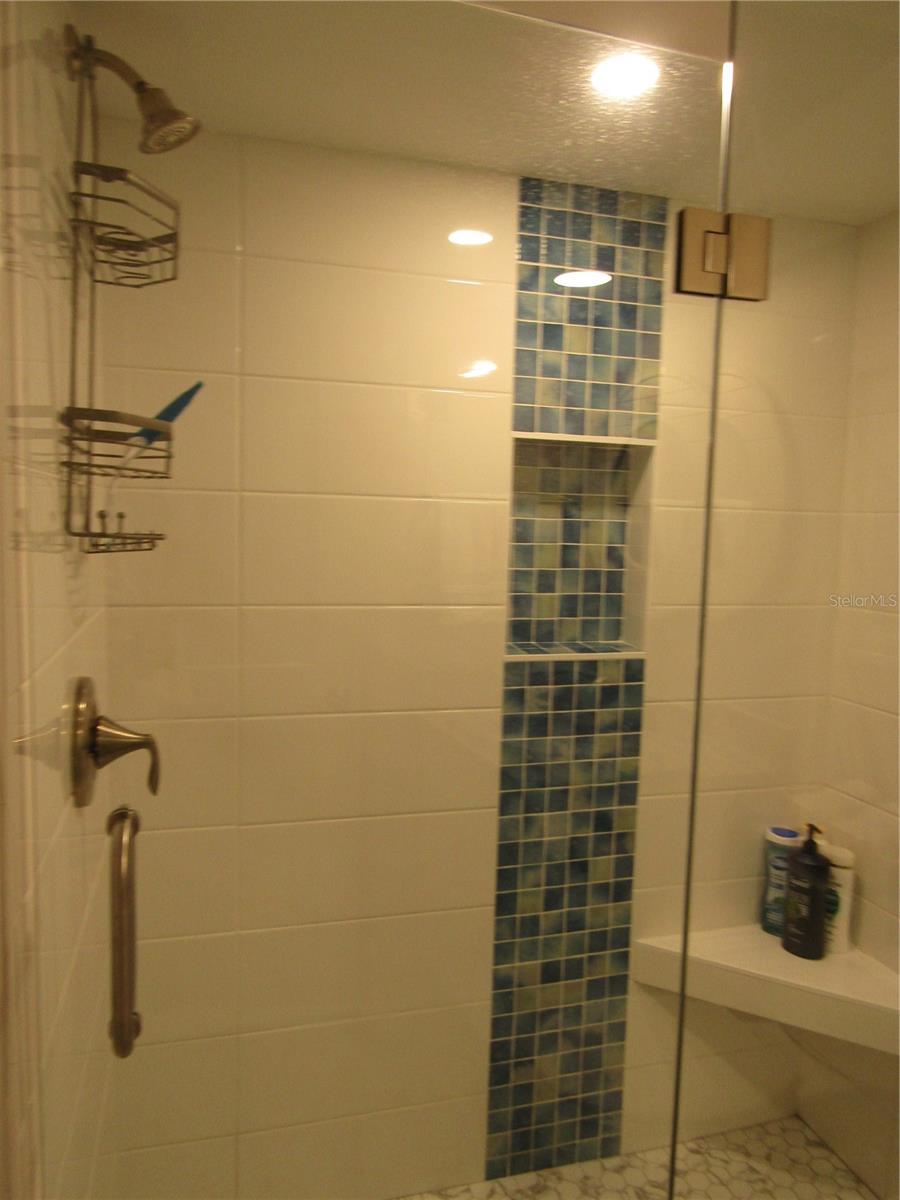 Image 16 of 18 For 999 Inlet Circle B104