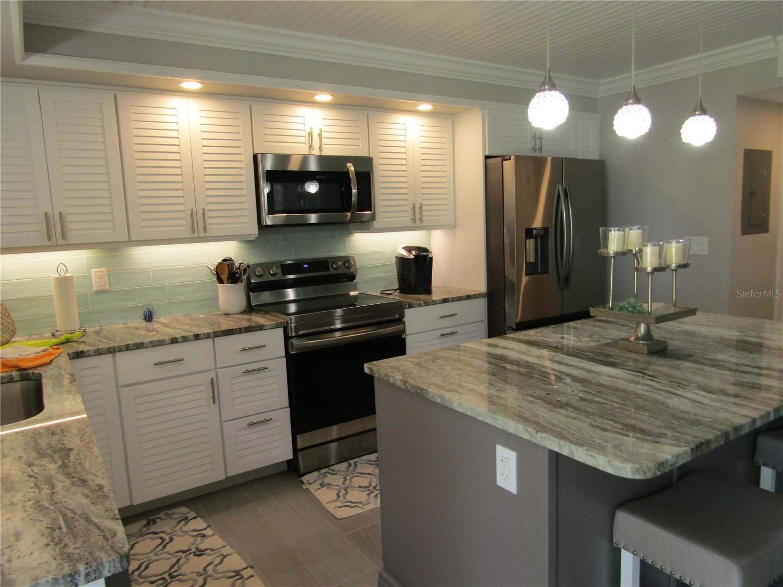 Image 5 of 18 For 999 Inlet Circle B104