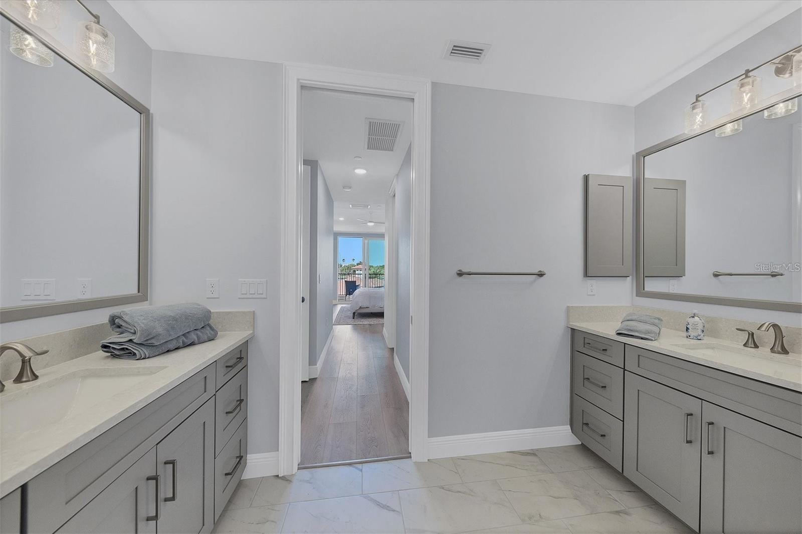 Image 22 of 55 For 503 Tamiami Trail 301