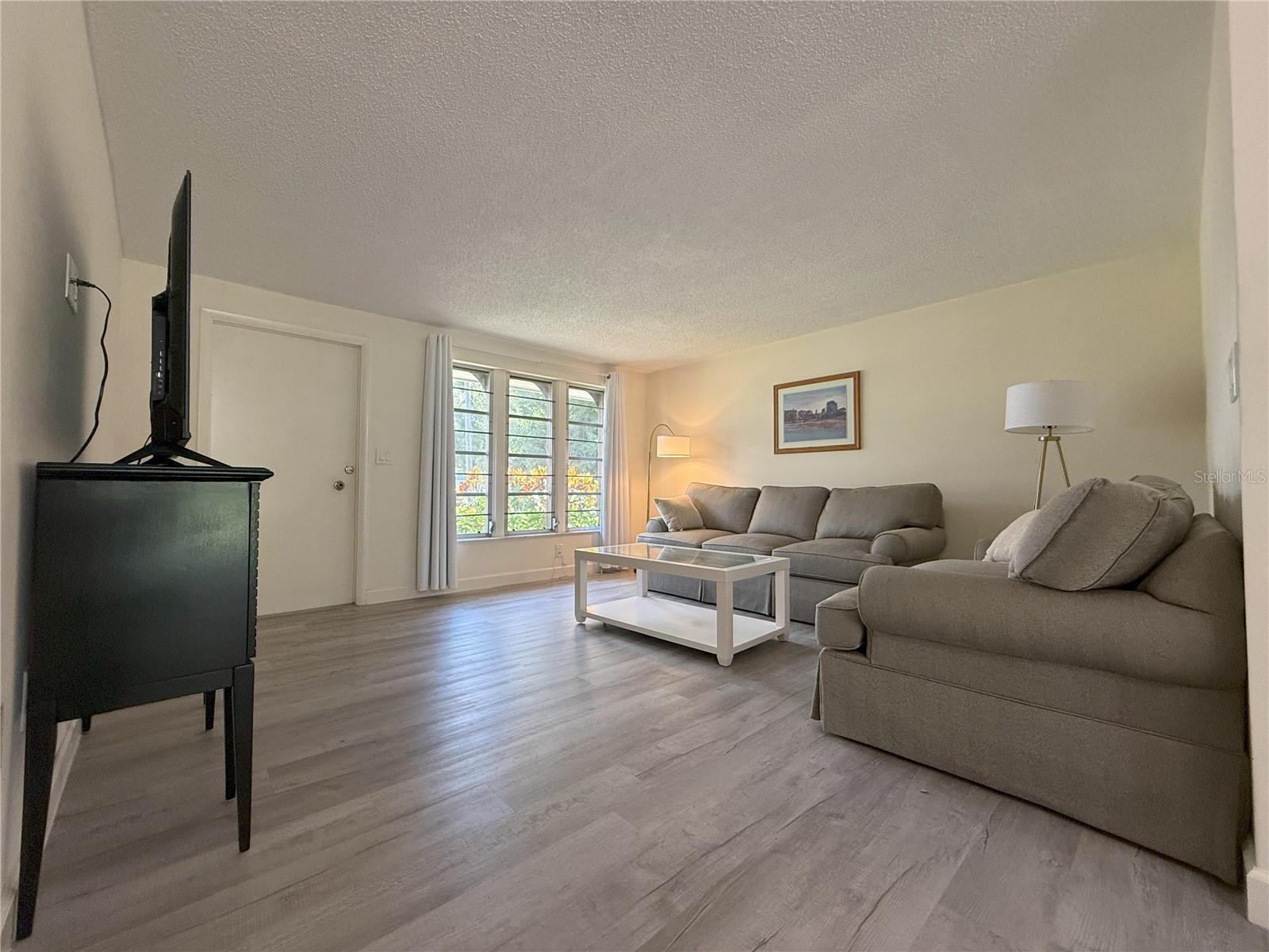 Image 2 of 12 For 4876 Greenleaf Road
