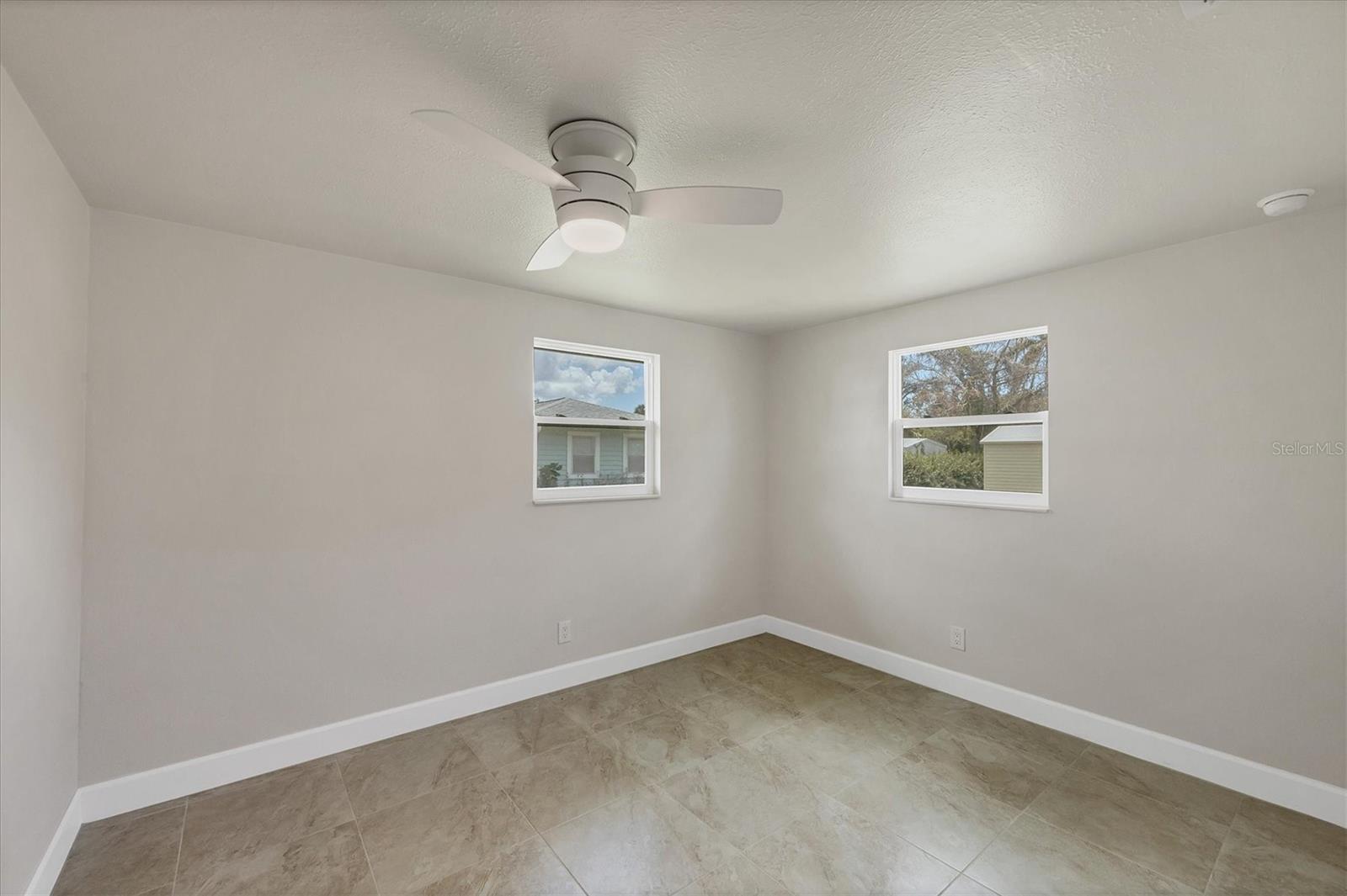 Image 12 of 25 For 501 Dona Drive