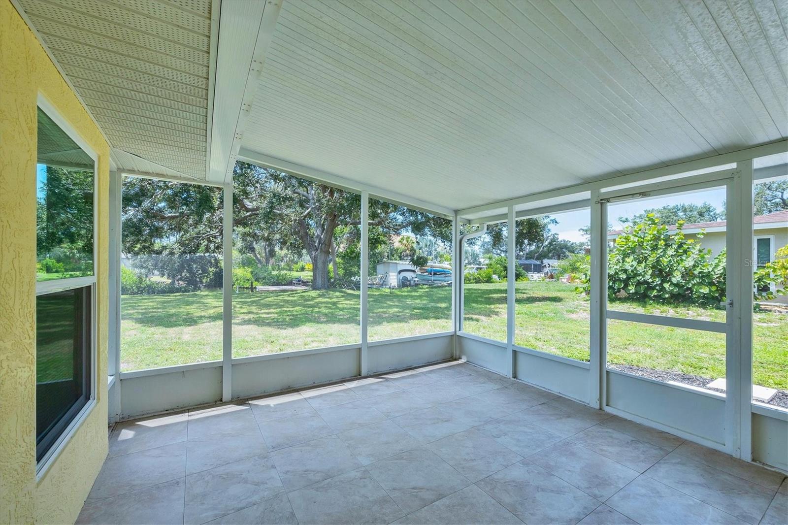 Image 19 of 25 For 501 Dona Drive
