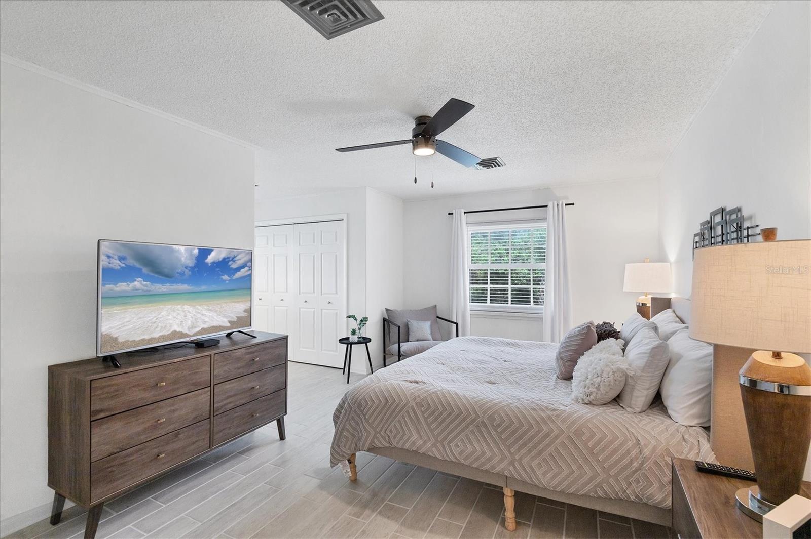 Image 13 of 31 For 879 2nd Street