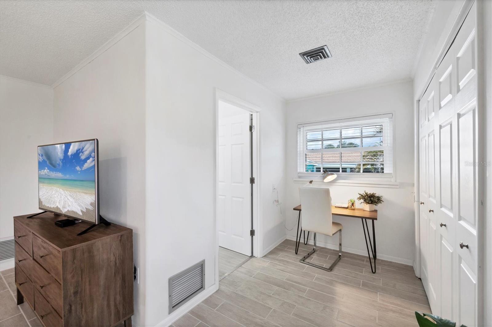 Image 16 of 31 For 879 2nd Street