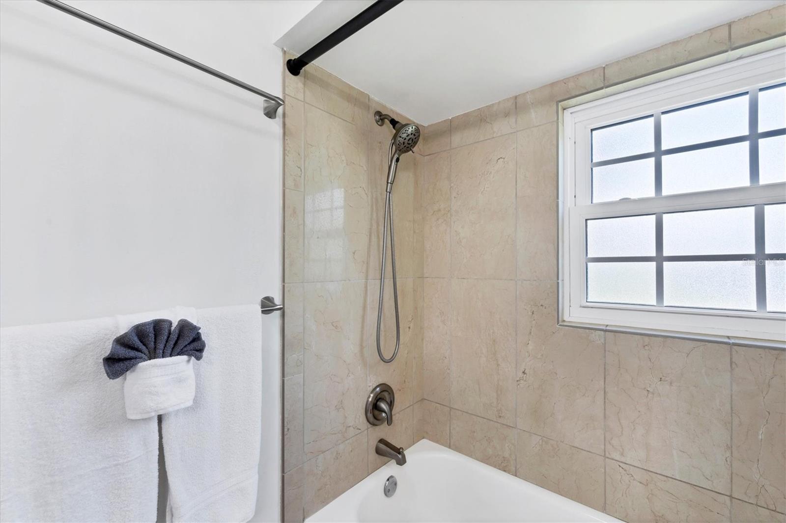 Image 18 of 31 For 879 2nd Street