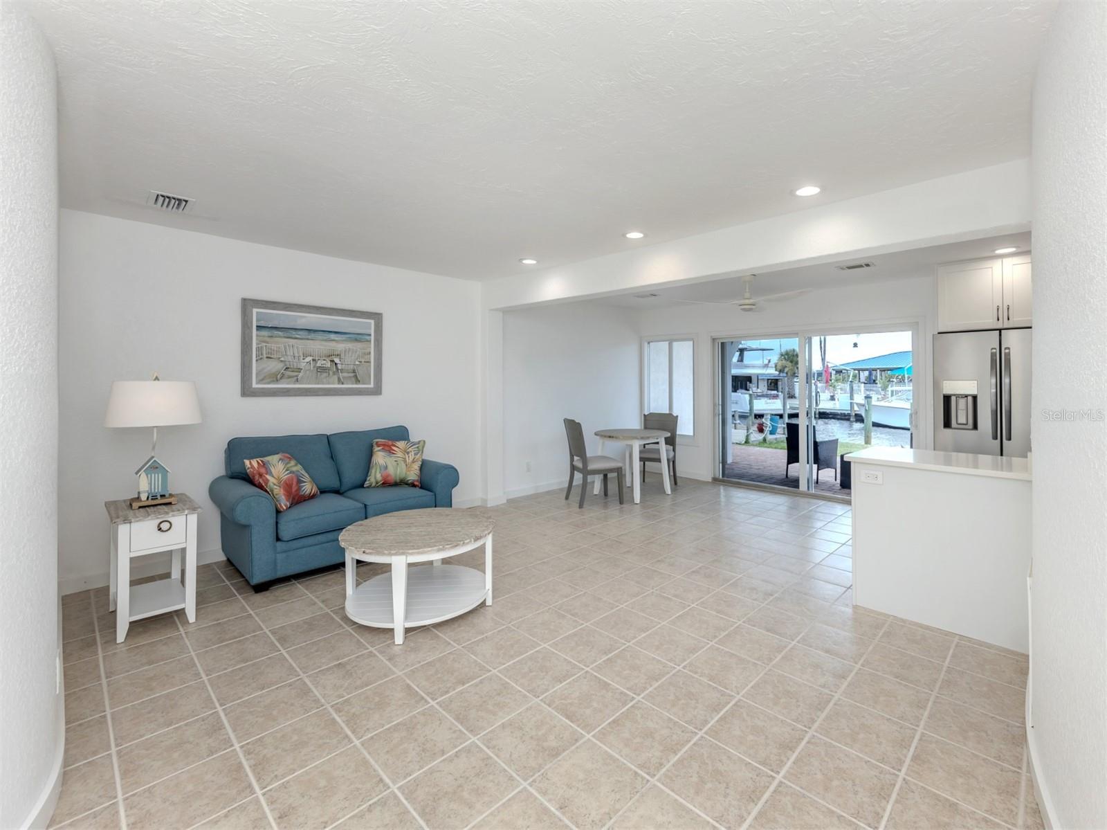 Image 12 of 79 For 853 White Cap Circle 18