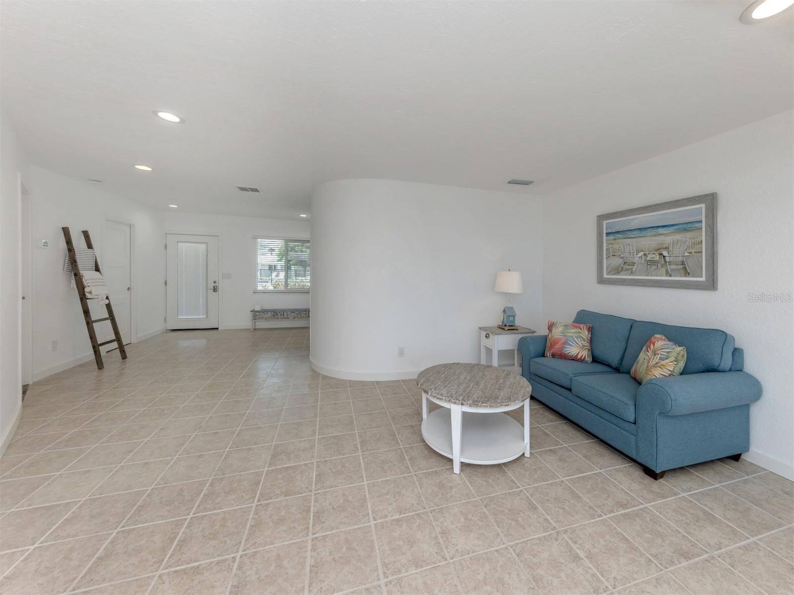 Image 14 of 79 For 853 White Cap Circle 18