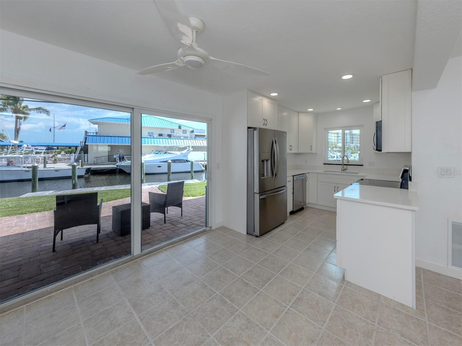 Image 15 of 79 For 853 White Cap Circle 18