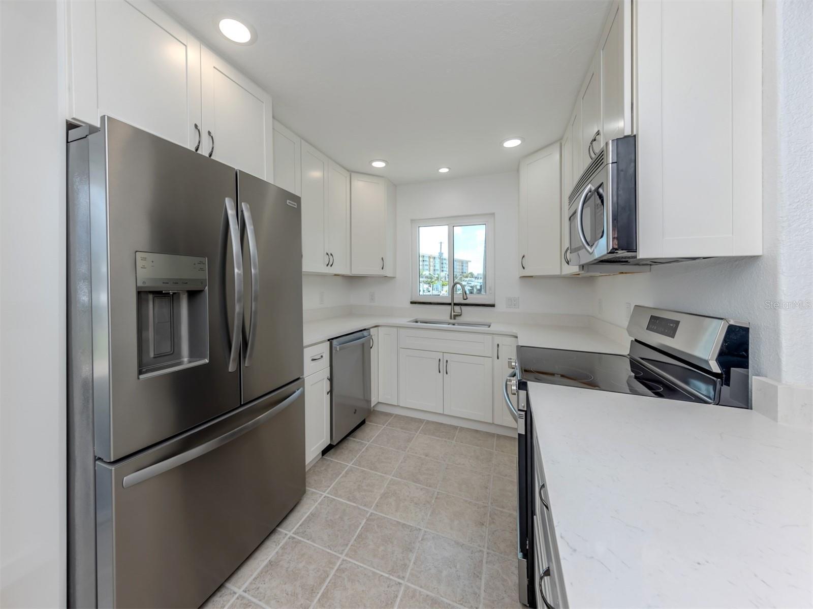 Image 19 of 79 For 853 White Cap Circle 18