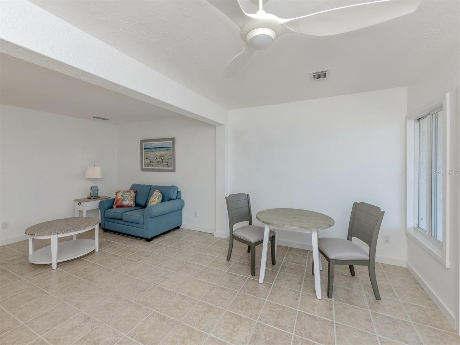 Image 21 of 79 For 853 White Cap Circle 18
