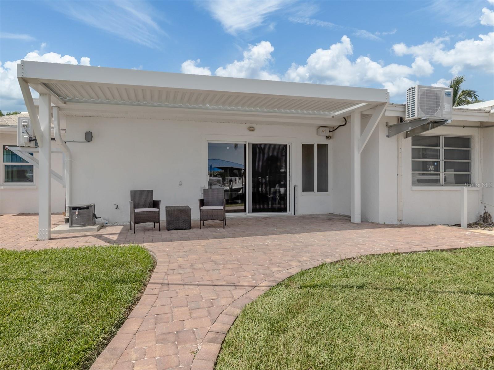 Image 30 of 79 For 853 White Cap Circle 18