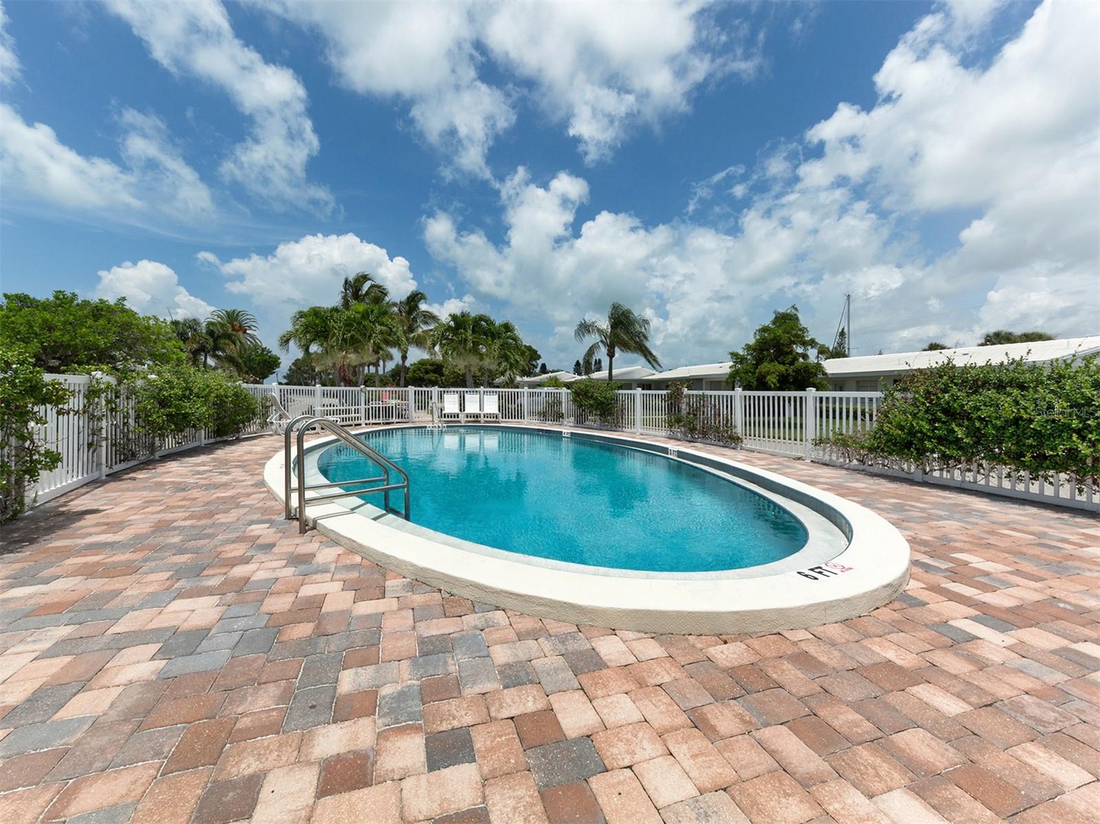Image 34 of 79 For 853 White Cap Circle 18