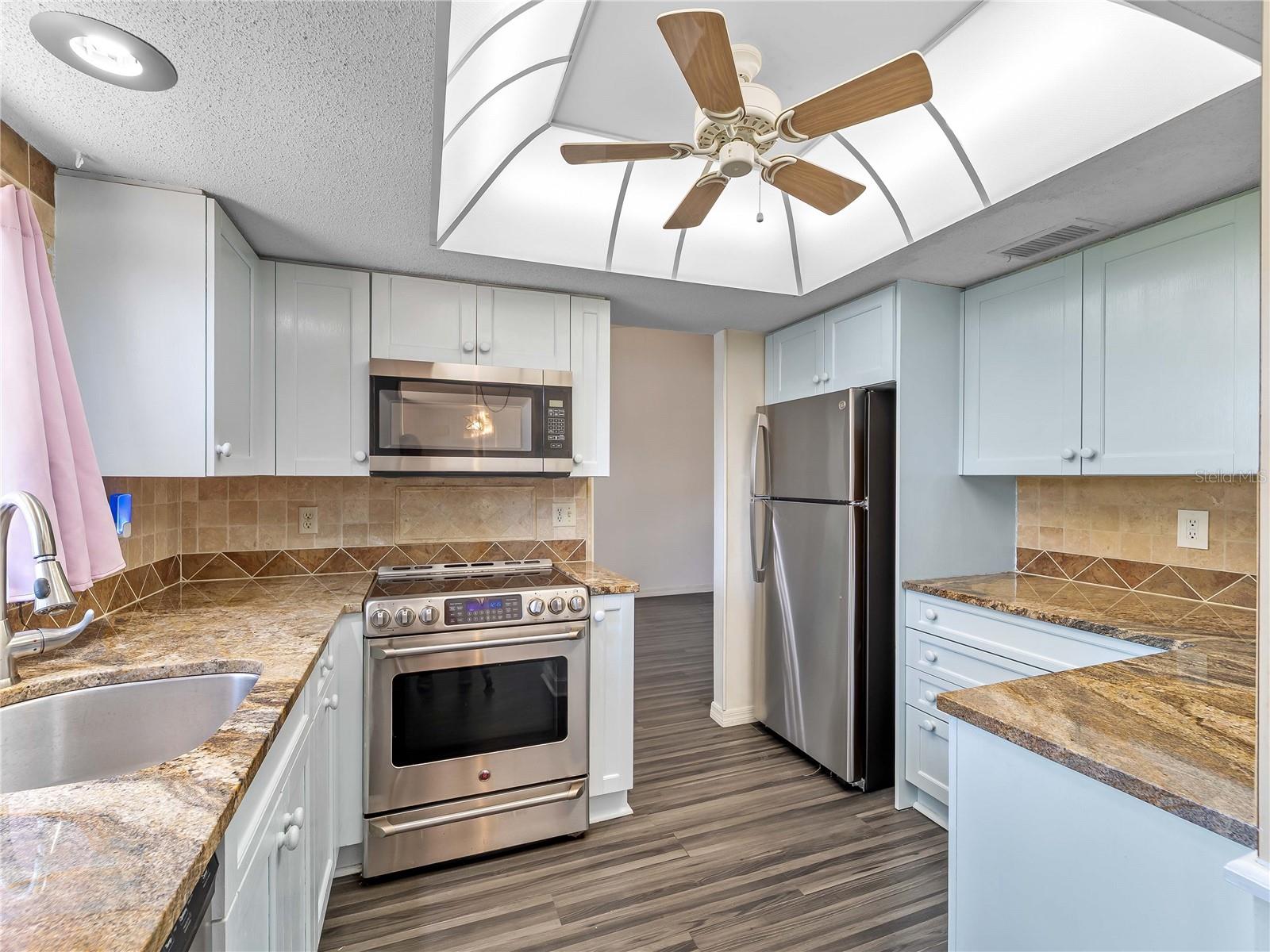 Image 10 of 43 For 8429 Cypress Lake Circle