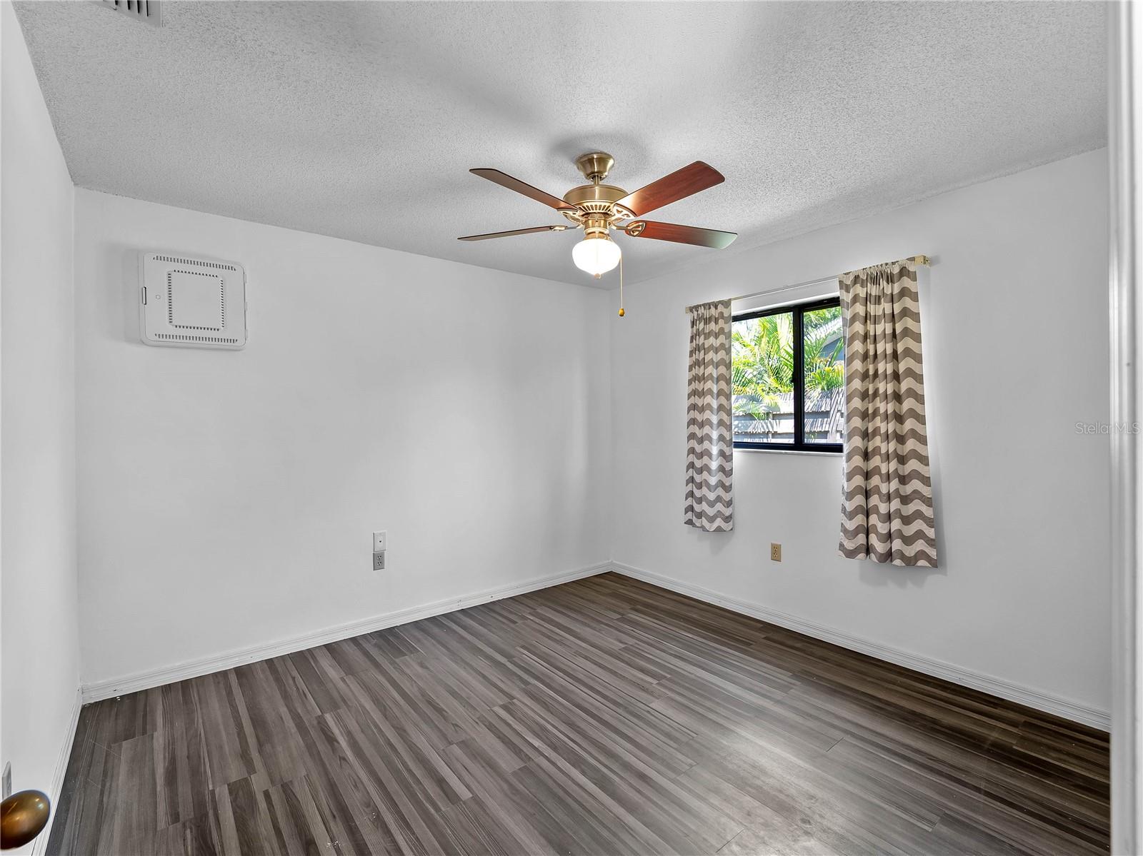 Image 24 of 43 For 8429 Cypress Lake Circle