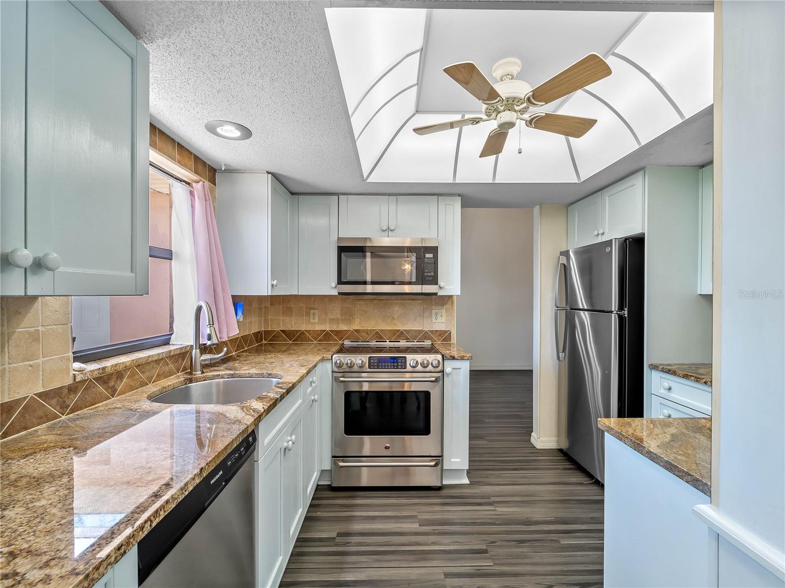 Image 9 of 43 For 8429 Cypress Lake Circle