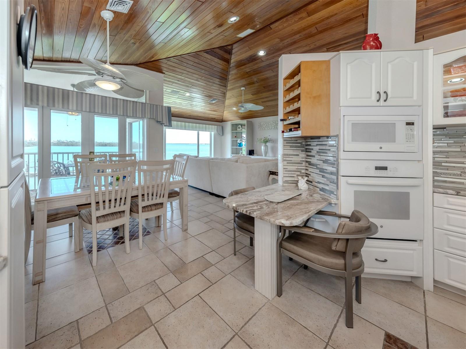 Image 15 of 60 For 1400 Beach Road 3