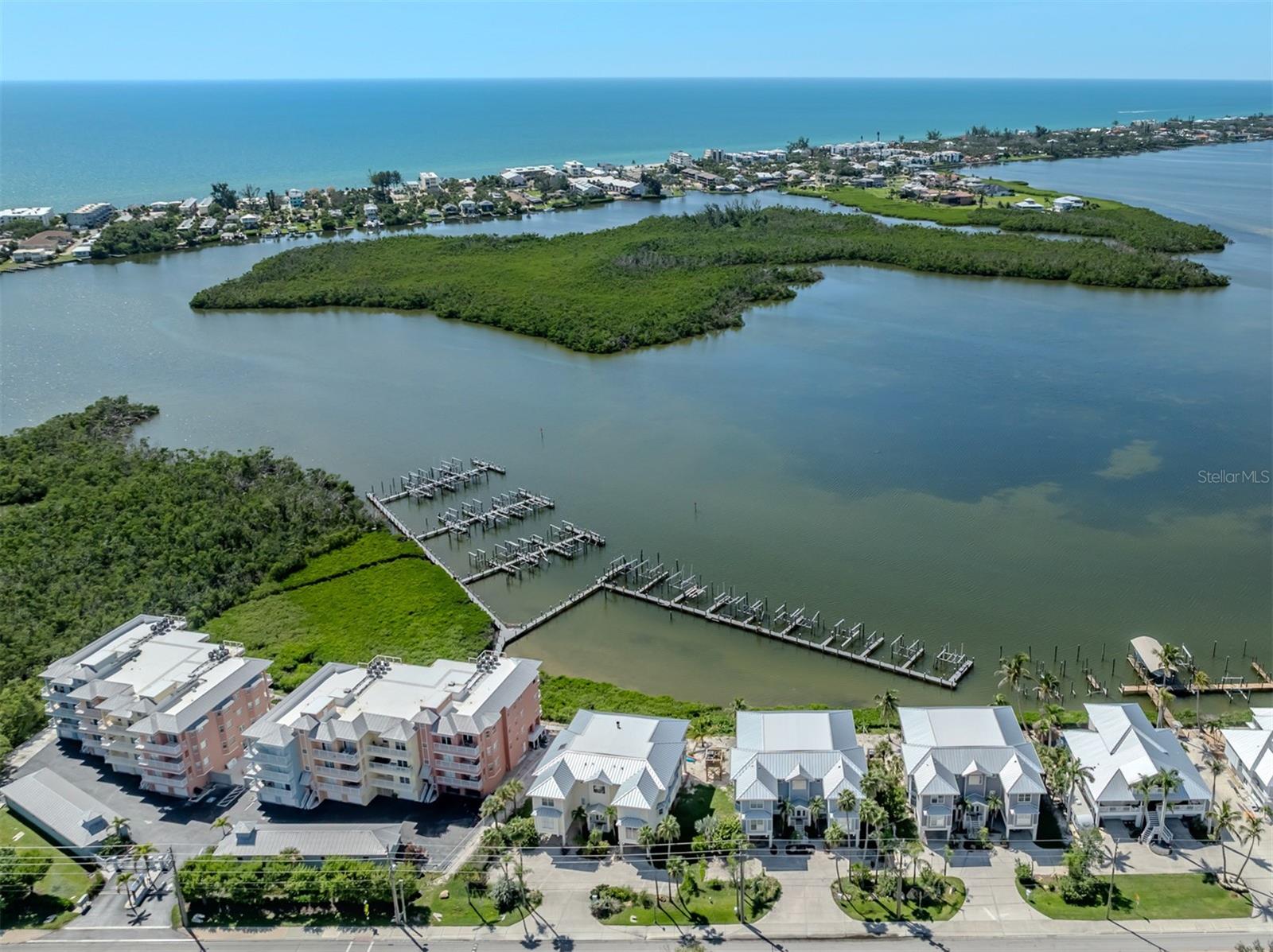 Image 37 of 60 For 1400 Beach Road 3
