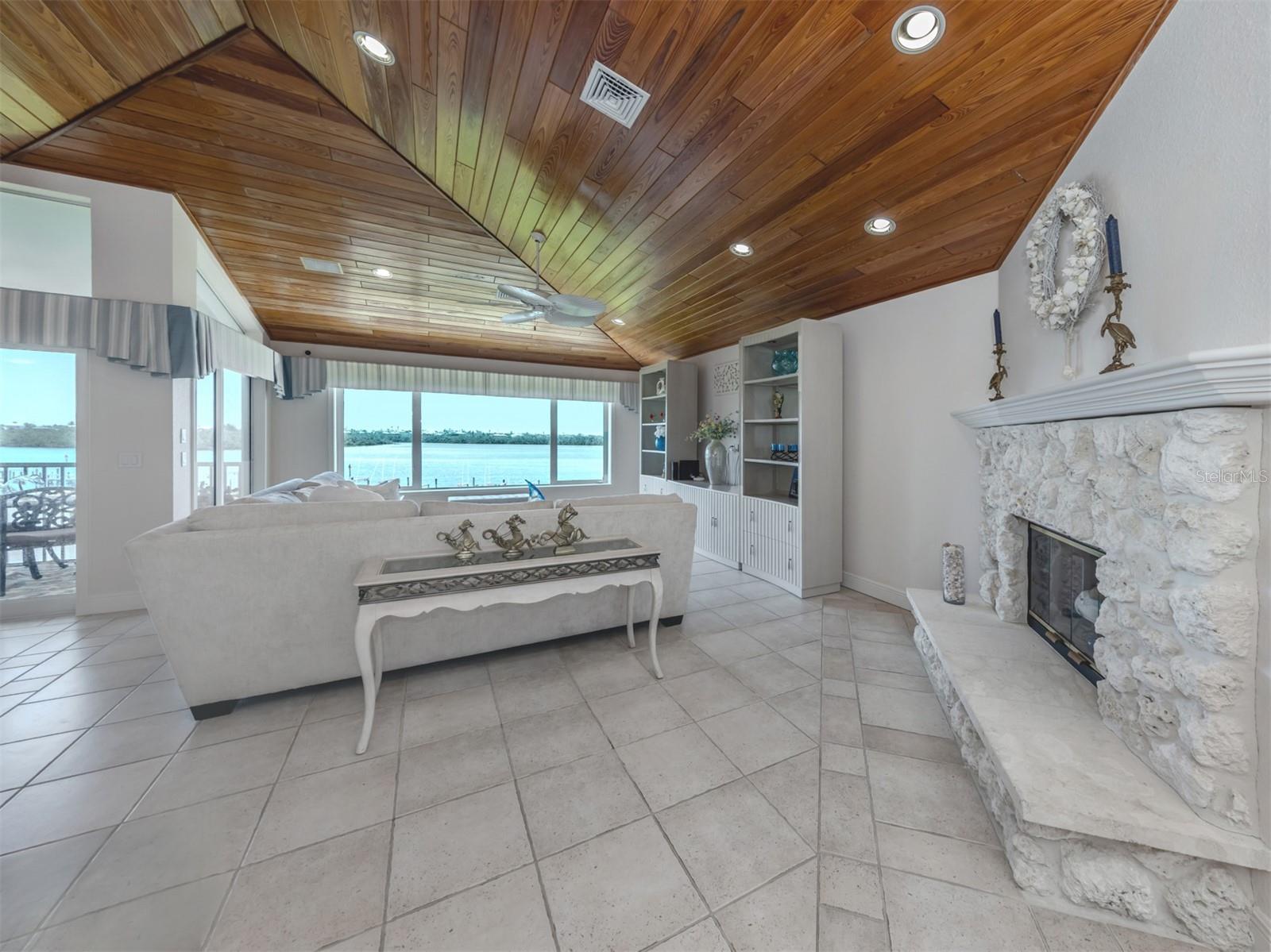 Image 4 of 60 For 1400 Beach Road 3