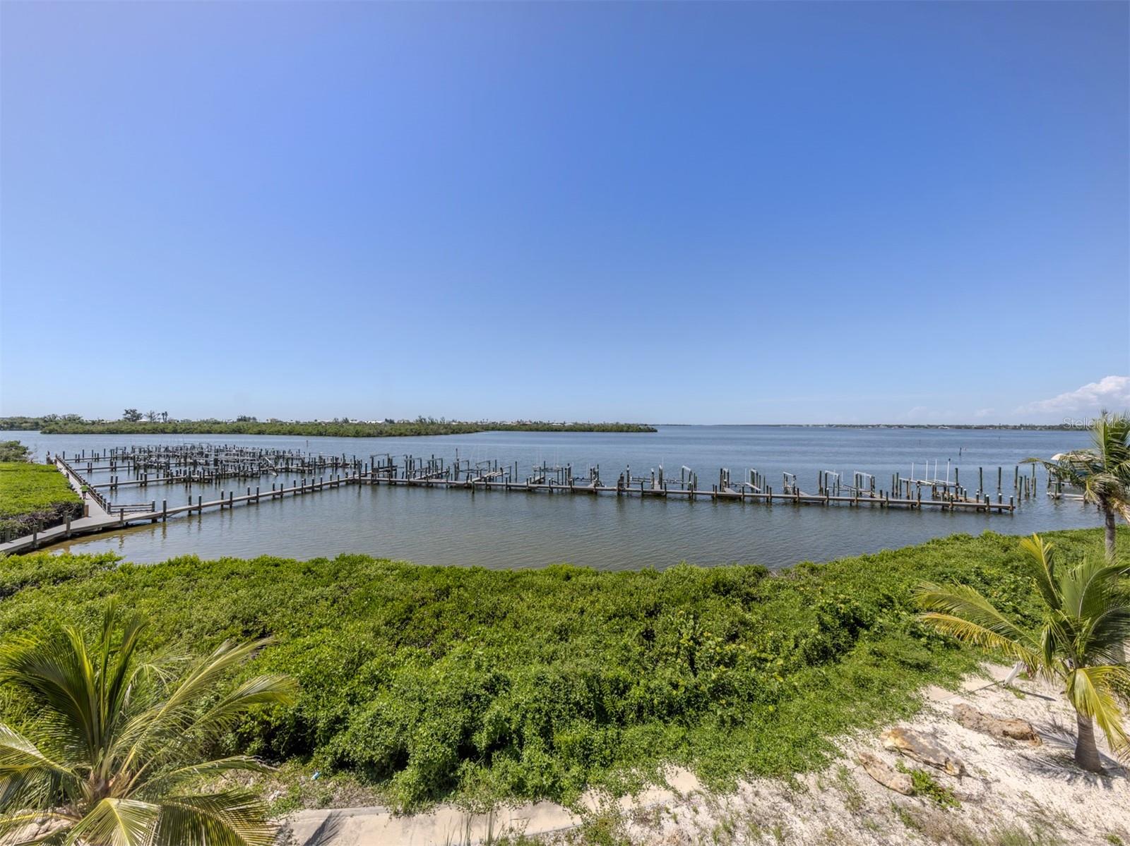 Image 8 of 60 For 1400 Beach Road 3