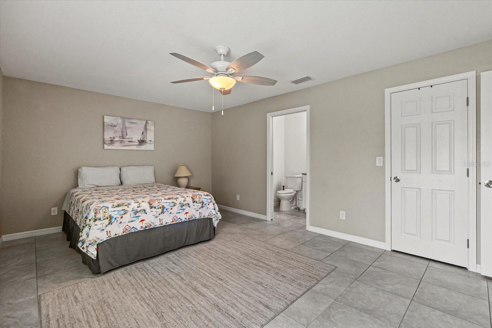 Image 13 of 28 For 11481 Willmington Boulevard