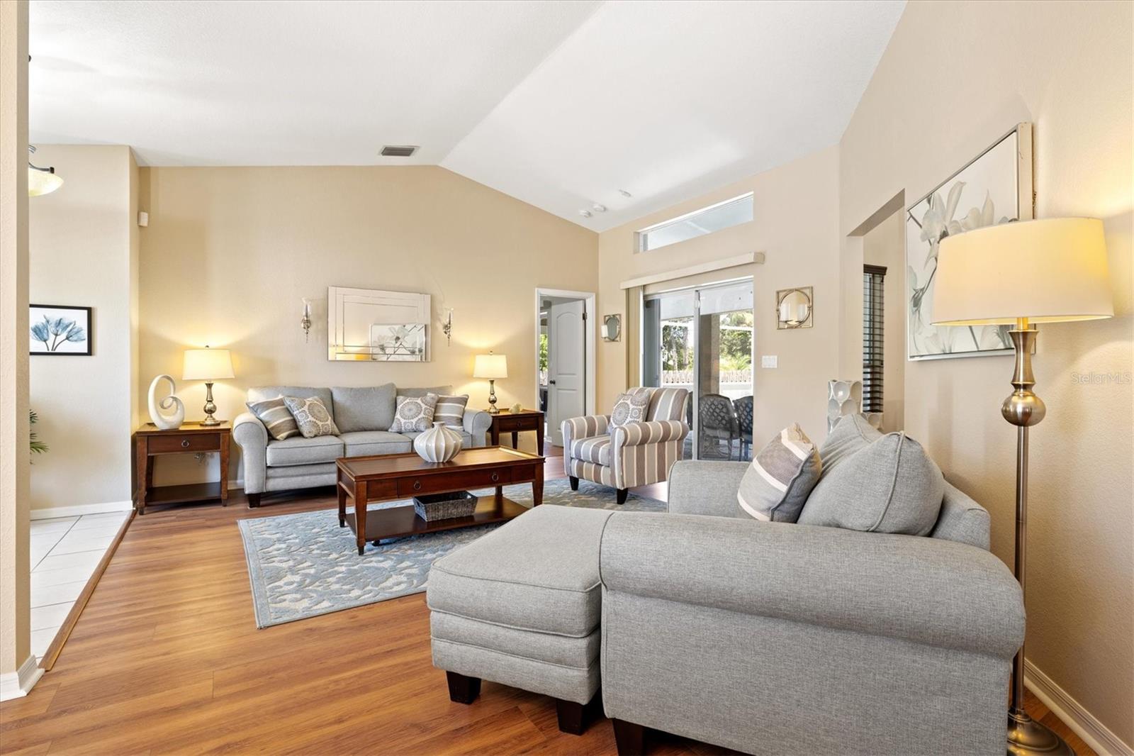 Image 12 of 92 For 20330 Emerald Avenue