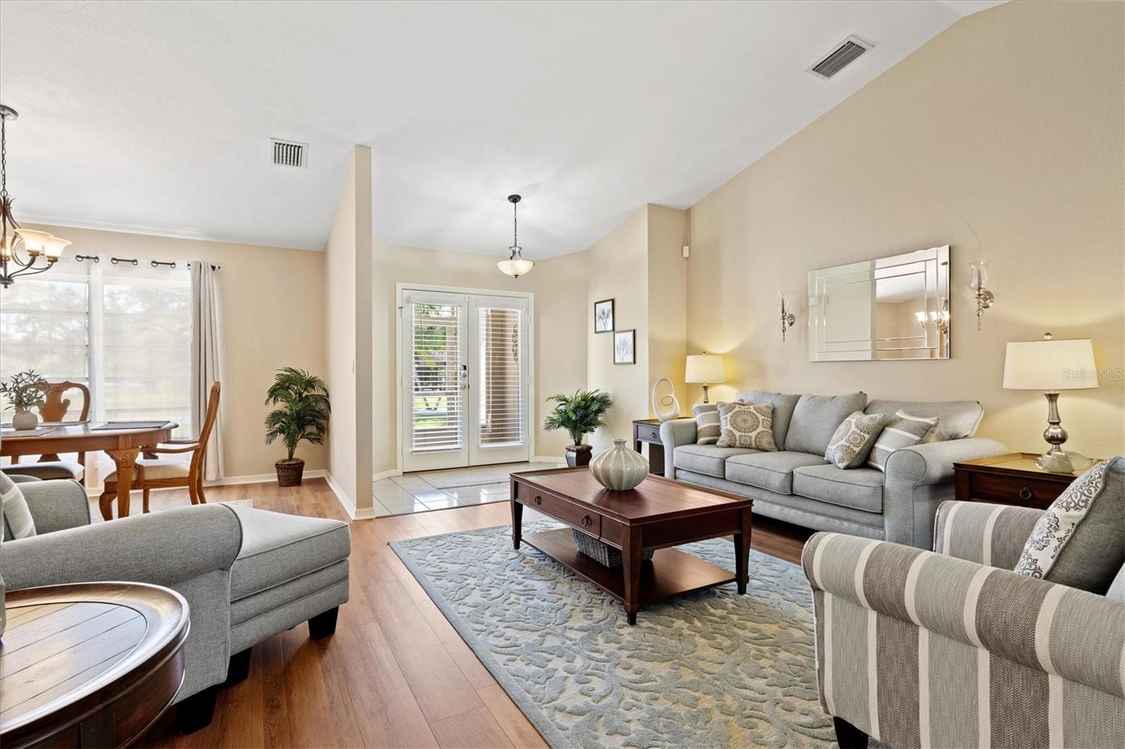 Image 13 of 92 For 20330 Emerald Avenue