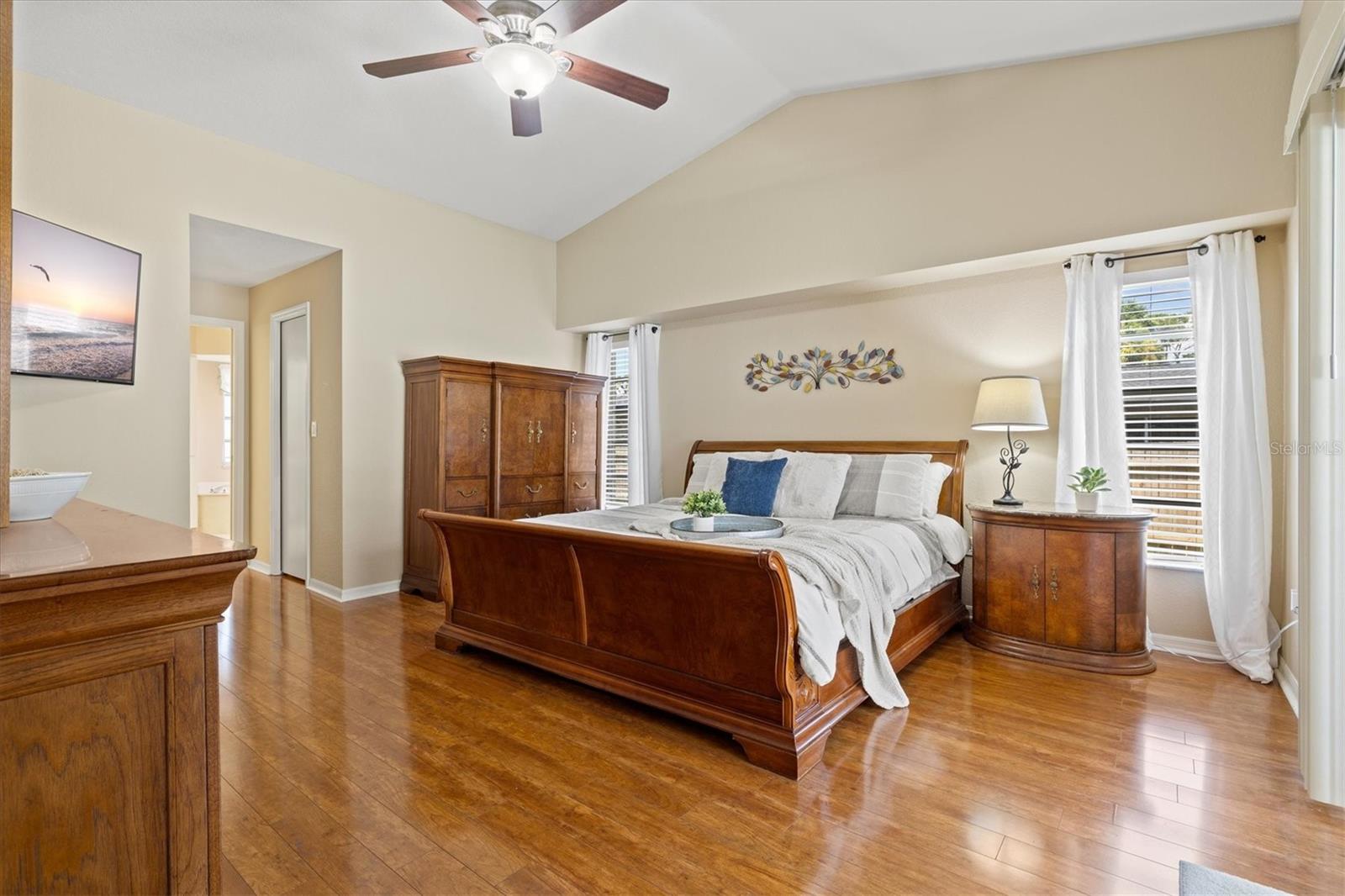 Image 32 of 92 For 20330 Emerald Avenue