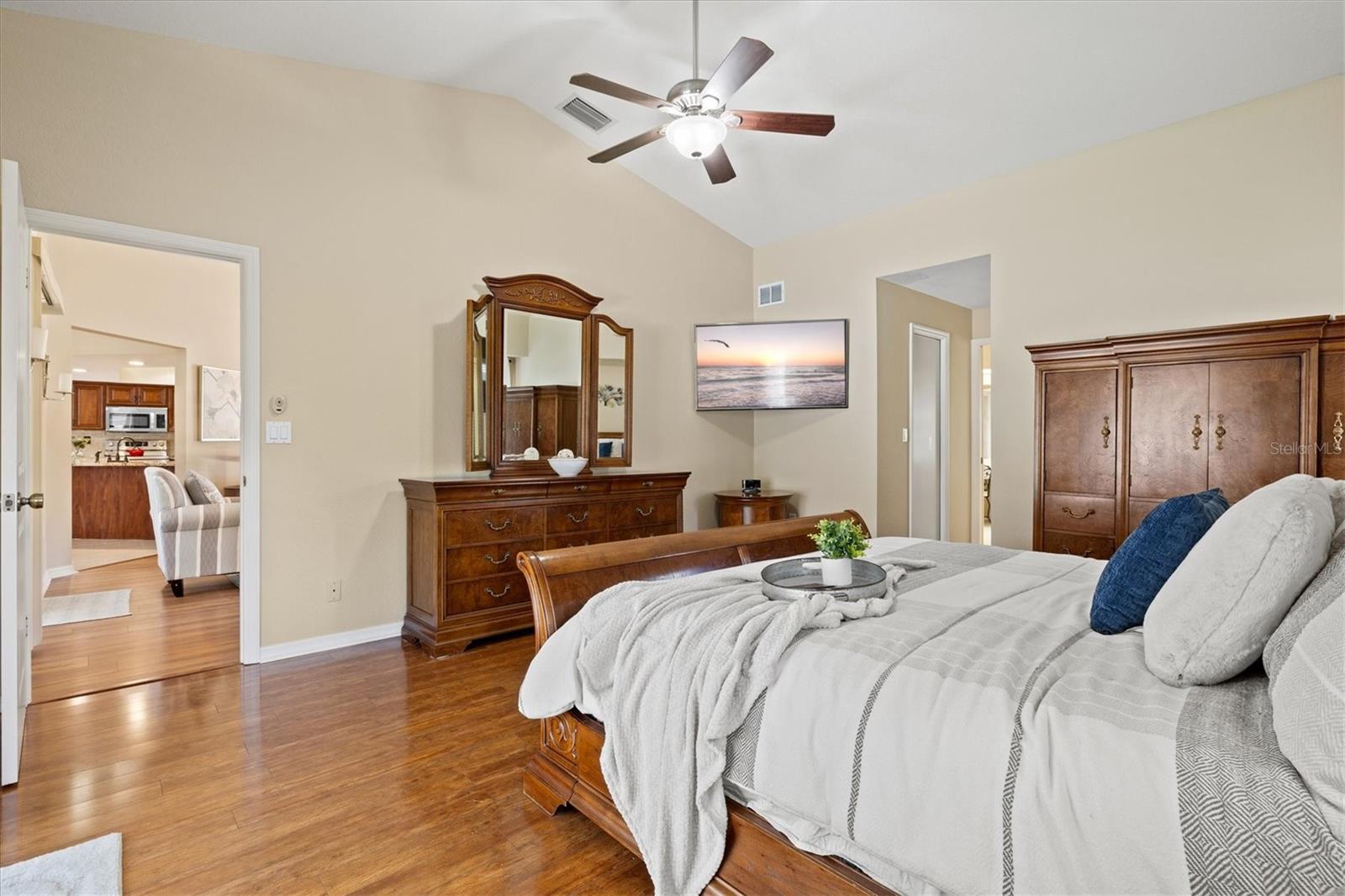Image 33 of 92 For 20330 Emerald Avenue