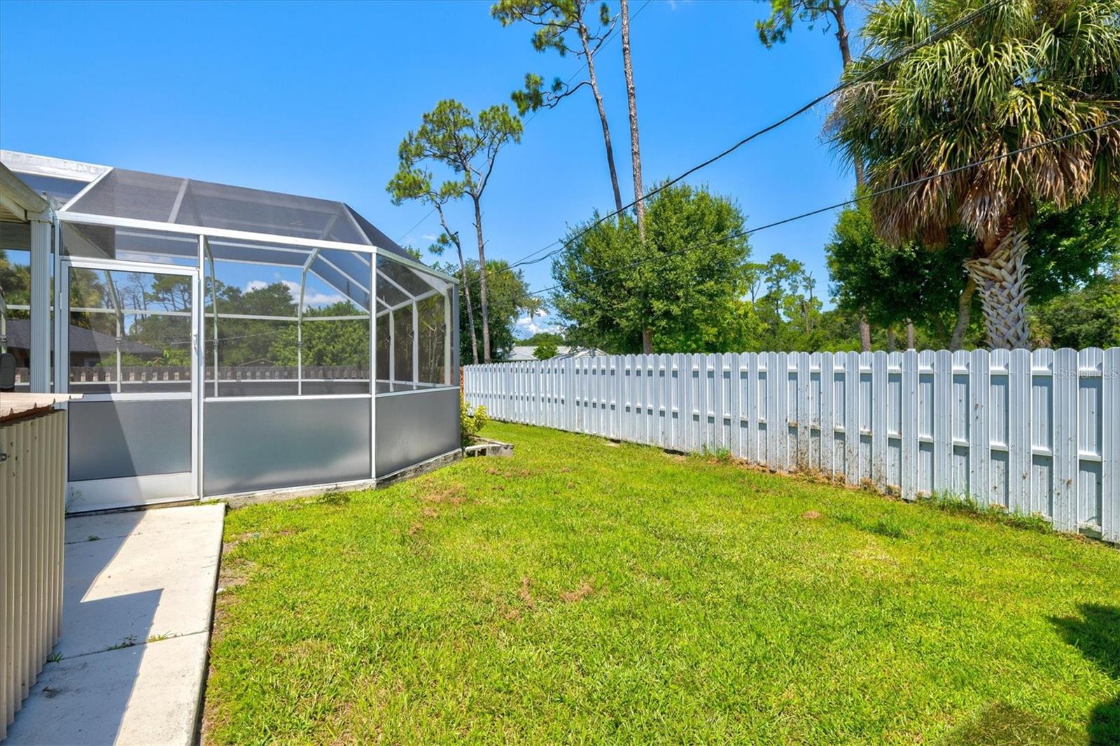 Image 50 of 92 For 20330 Emerald Avenue