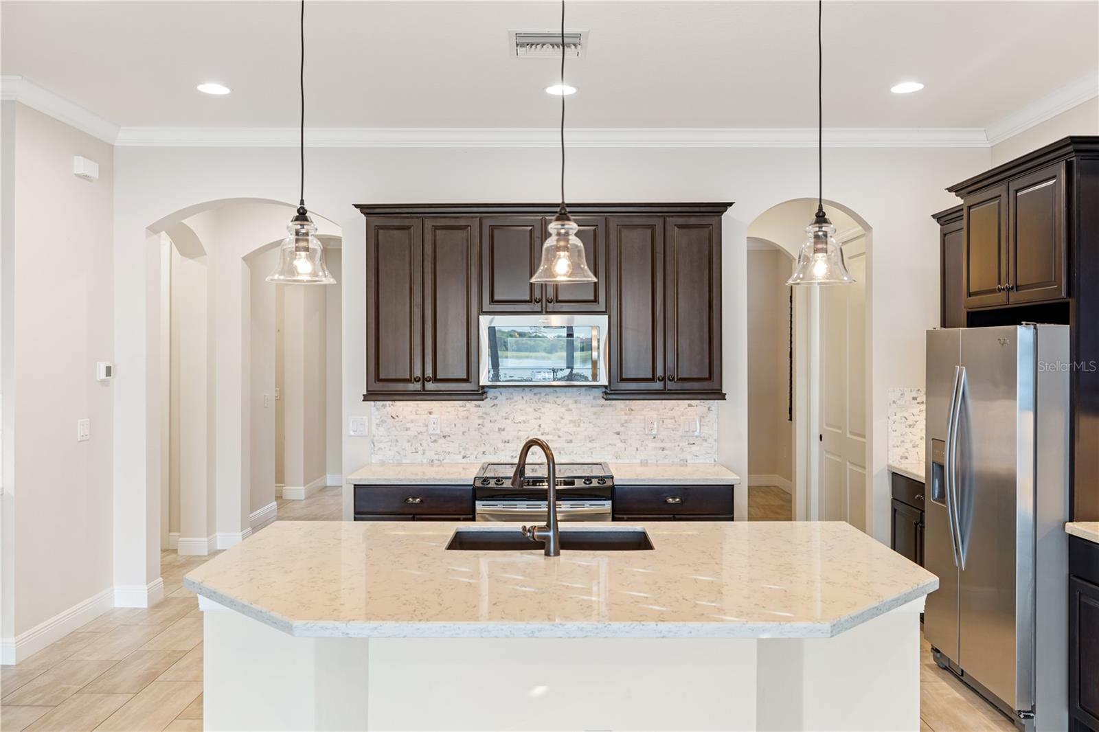 Image 15 of 86 For 23823 Waverly Circle