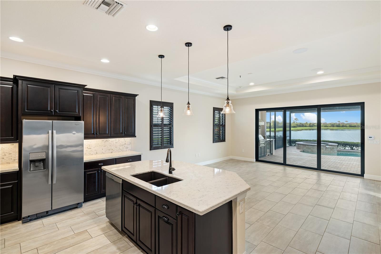 Image 18 of 86 For 23823 Waverly Circle