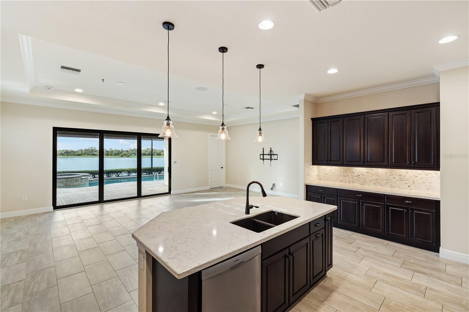 Image 19 of 86 For 23823 Waverly Circle