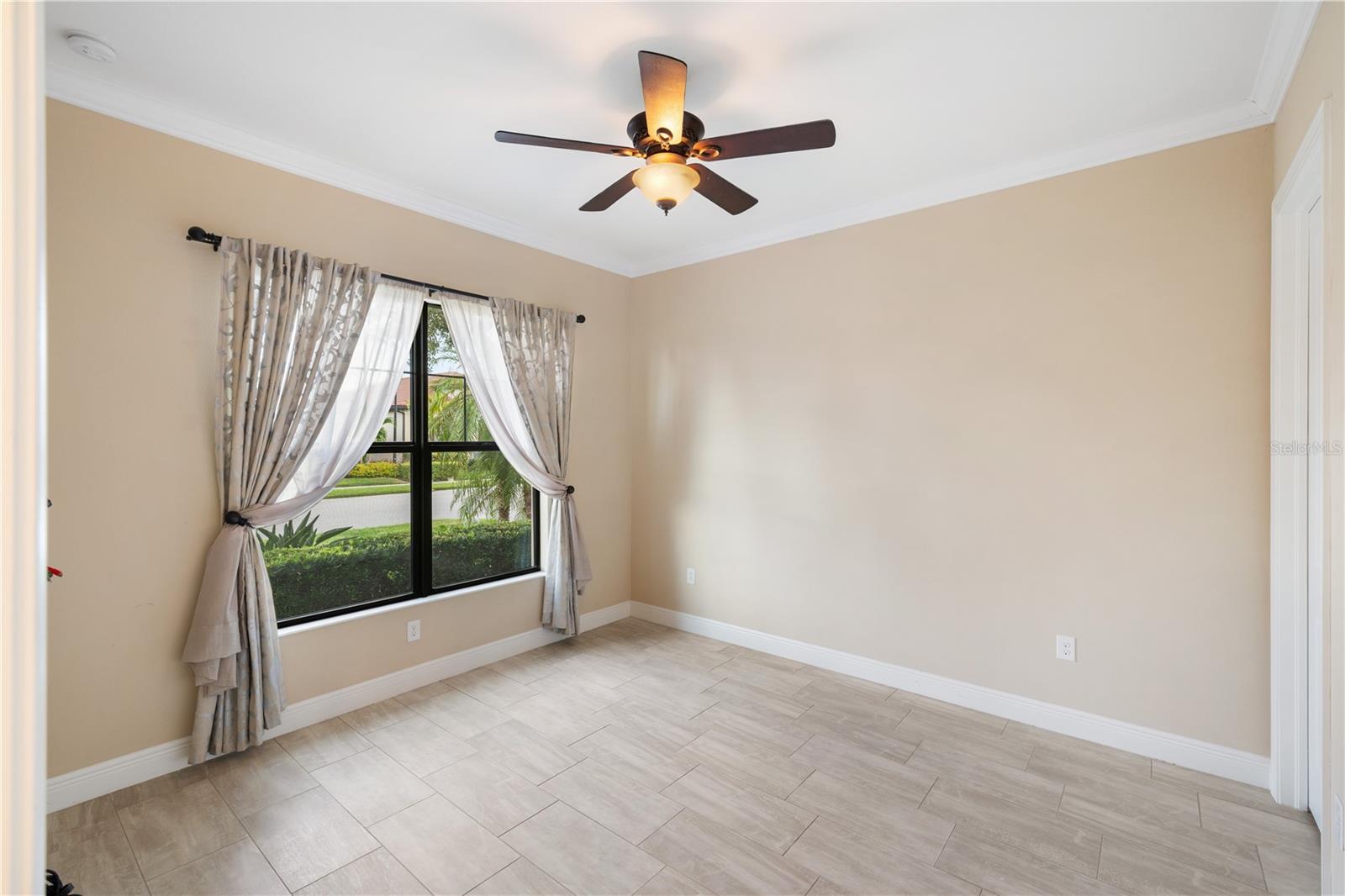 Image 35 of 86 For 23823 Waverly Circle