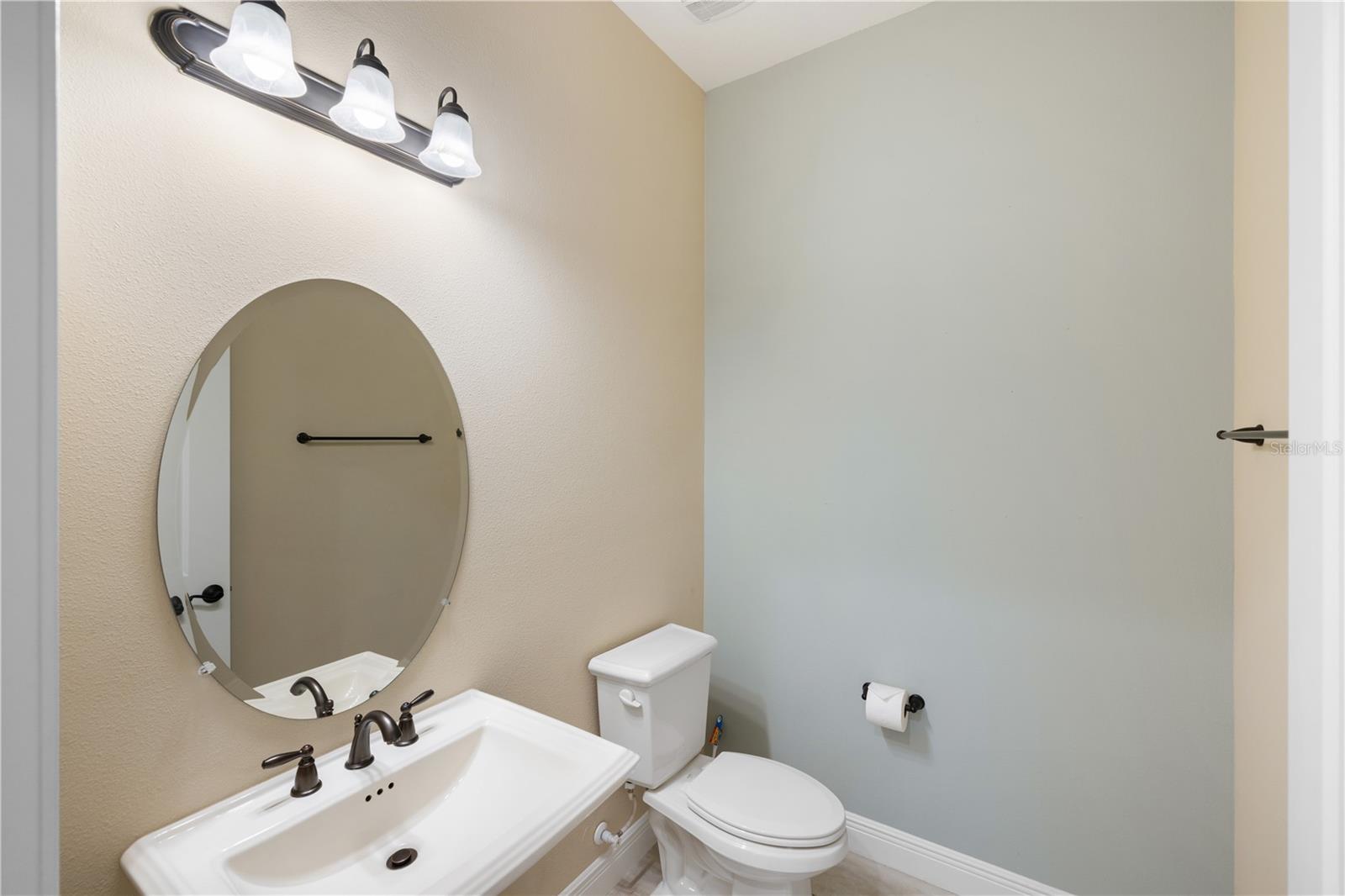 Image 38 of 86 For 23823 Waverly Circle