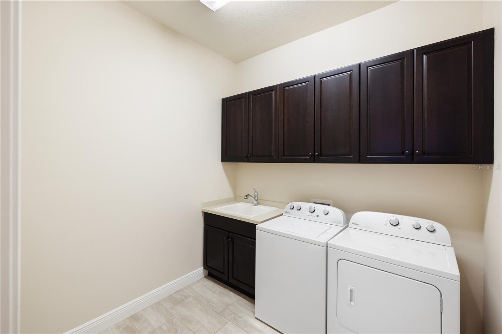 Image 39 of 86 For 23823 Waverly Circle