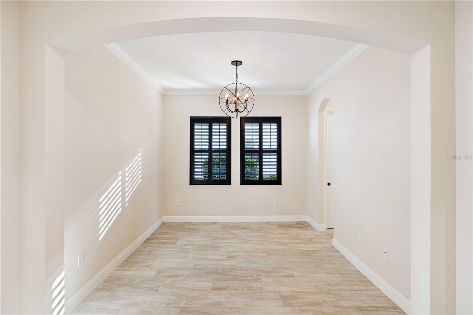 Image 9 of 86 For 23823 Waverly Circle