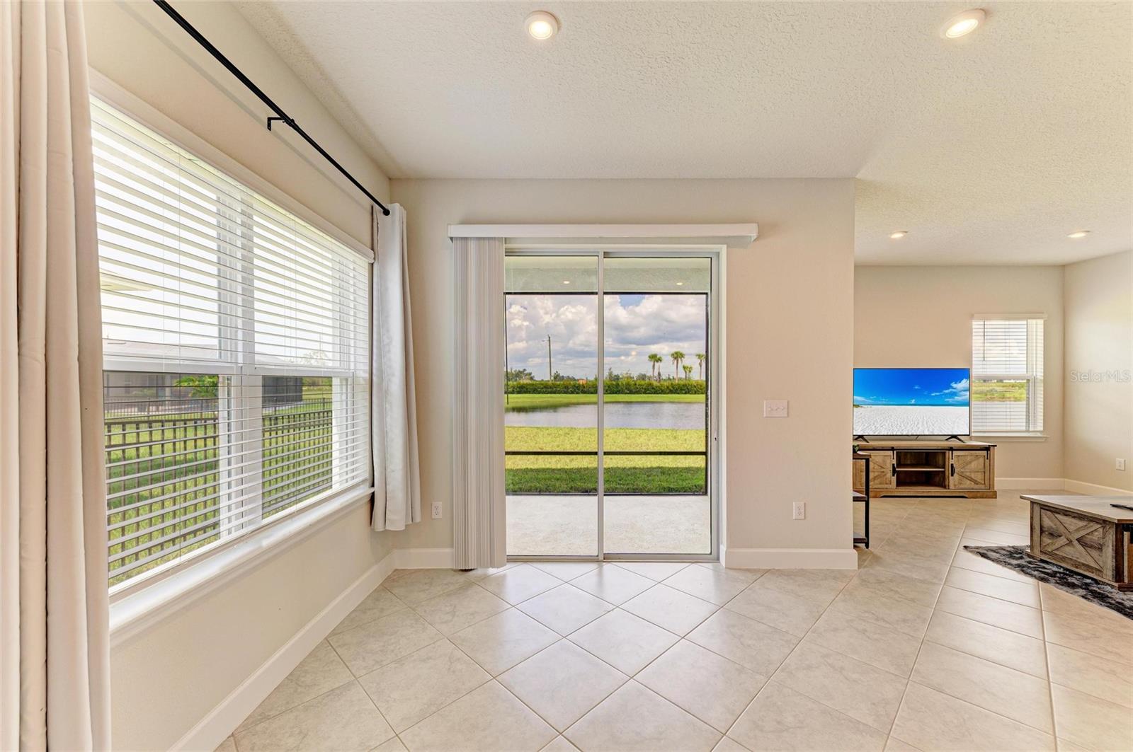 Image 14 of 51 For 9814 Daybreak Glen