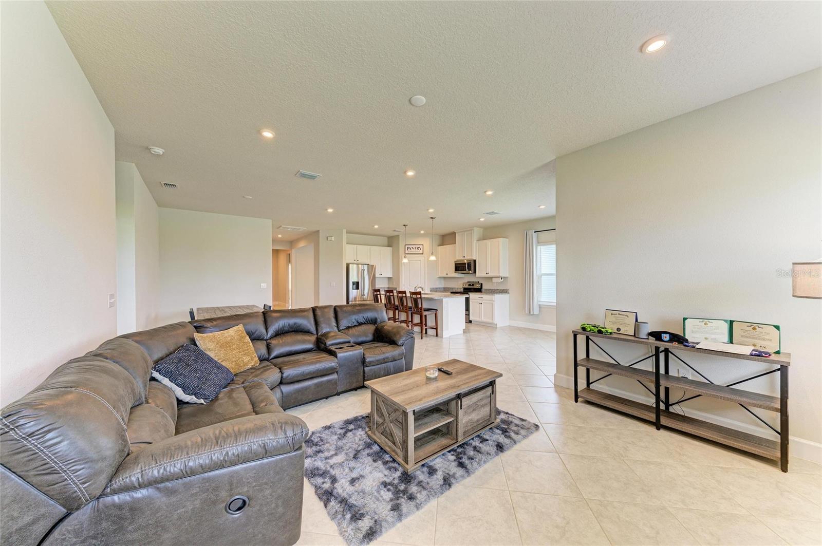 Image 16 of 51 For 9814 Daybreak Glen