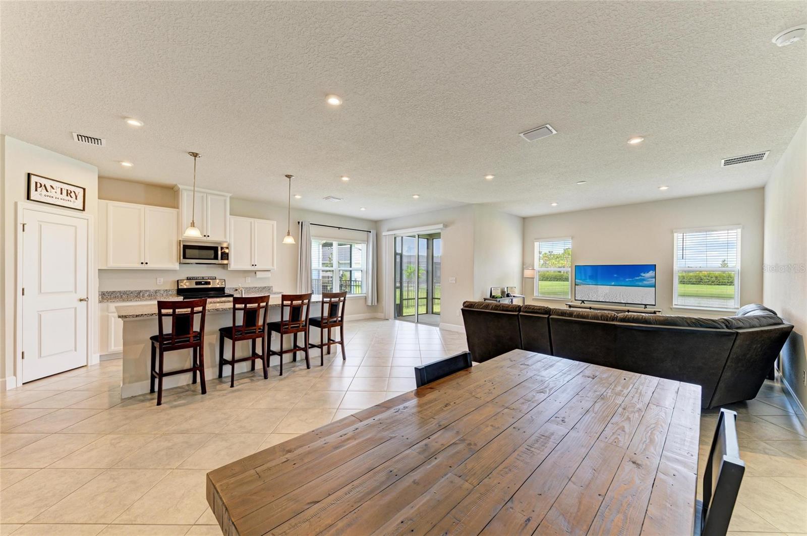 Image 18 of 51 For 9814 Daybreak Glen