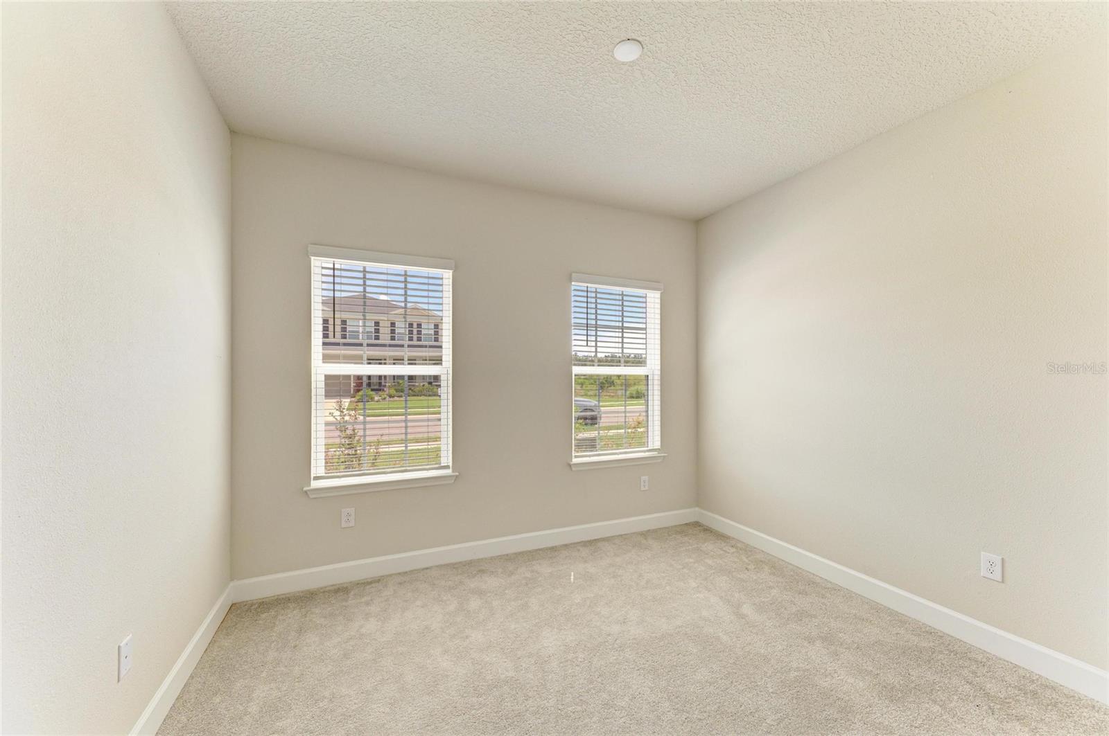 Image 24 of 51 For 9814 Daybreak Glen