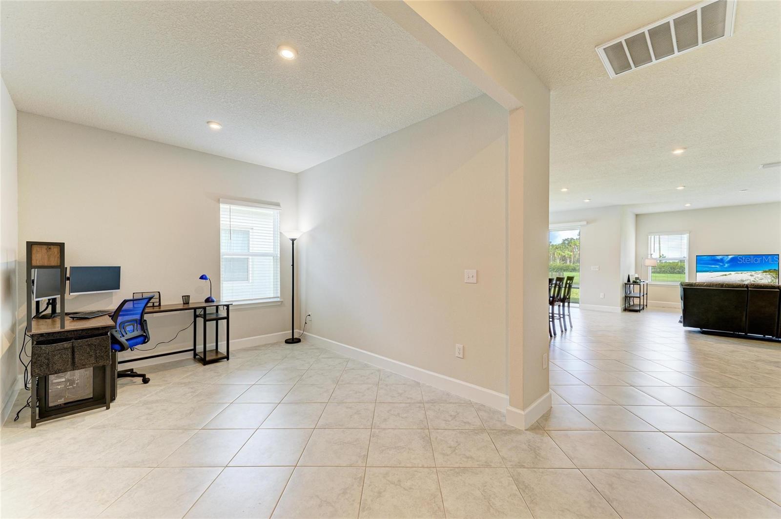 Image 30 of 51 For 9814 Daybreak Glen