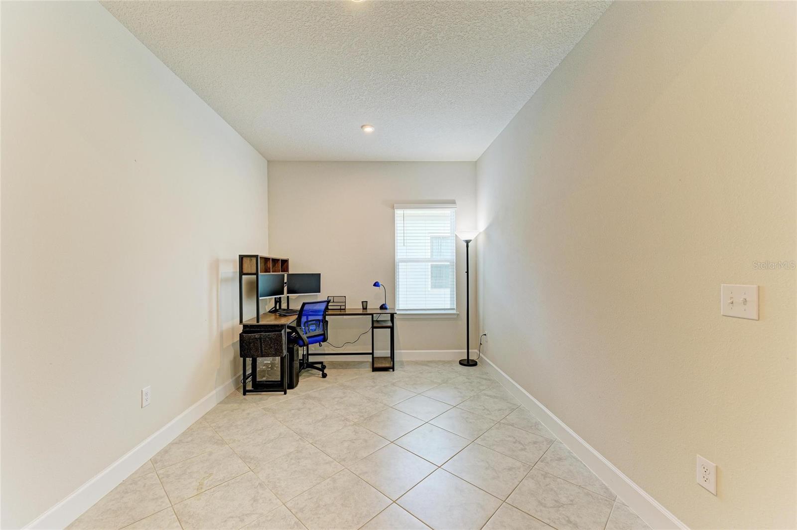 Image 31 of 51 For 9814 Daybreak Glen