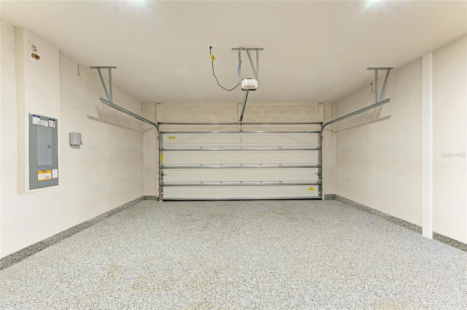 Image 33 of 51 For 9814 Daybreak Glen