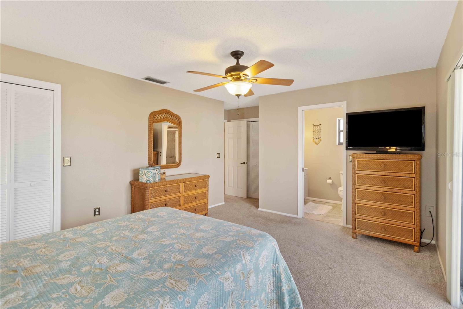 Image 15 of 27 For 1743 Lake Place 1743c